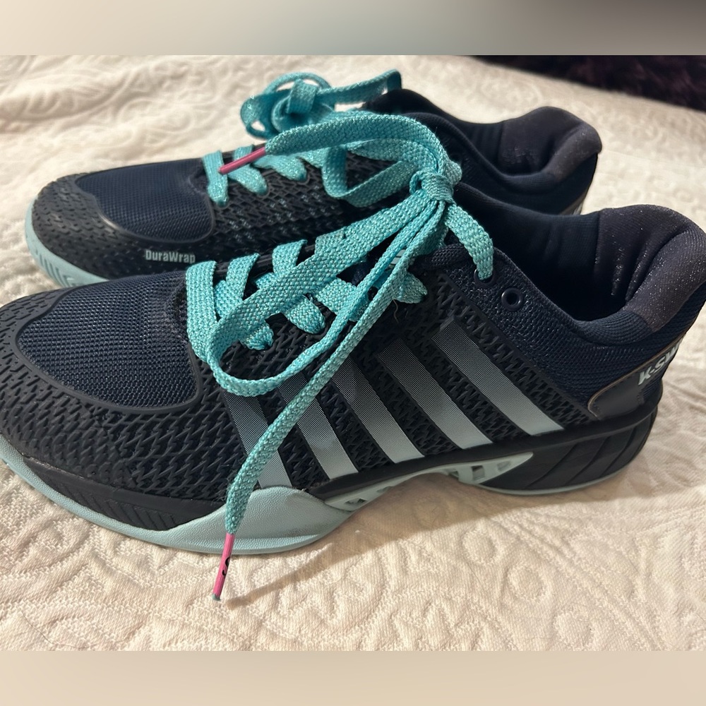 women athletic sneakers